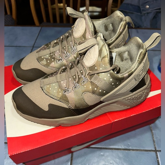 Nike Air Huarache Utility - Picture 4 of 6